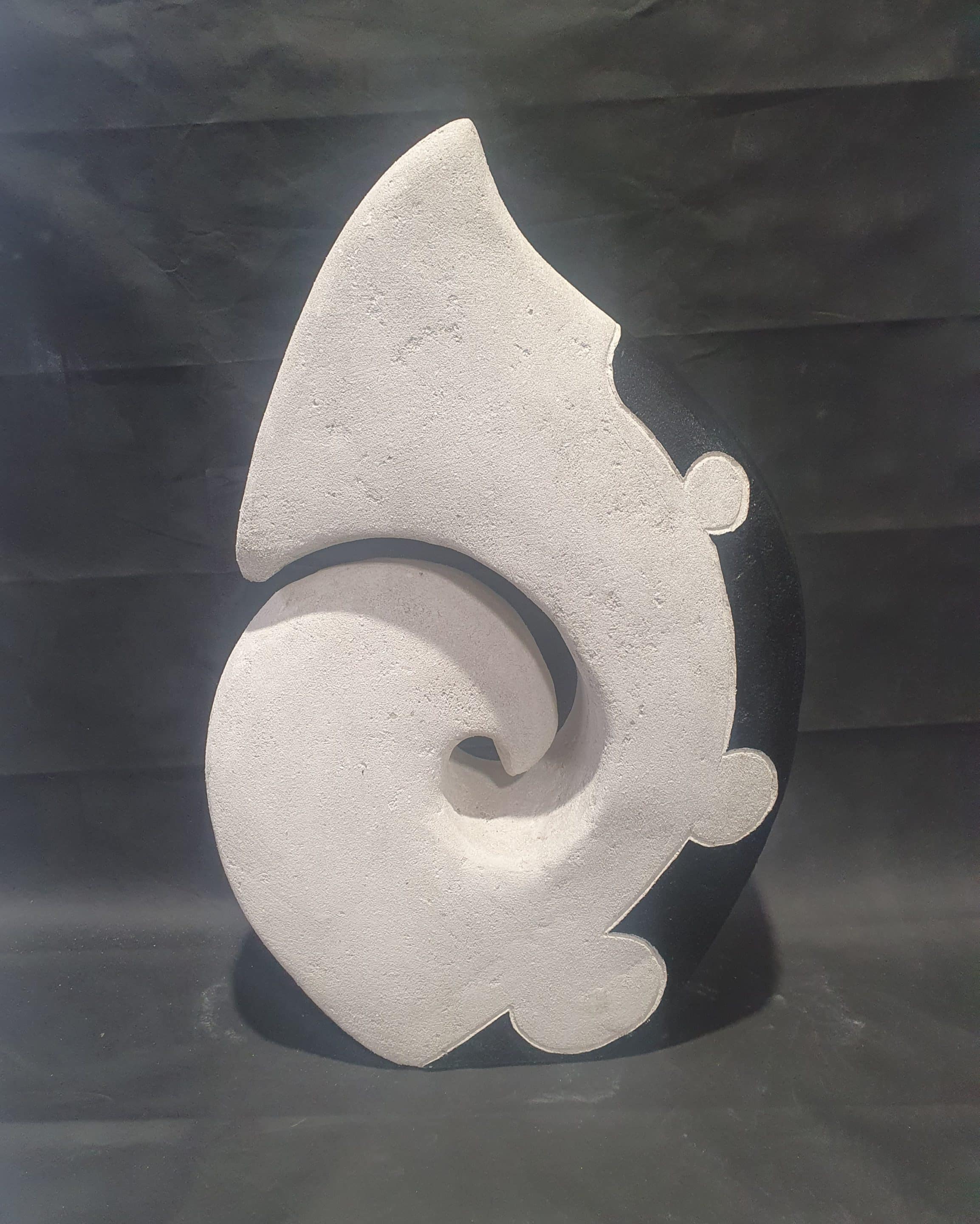 Whales Tail Large -Traditional in Black